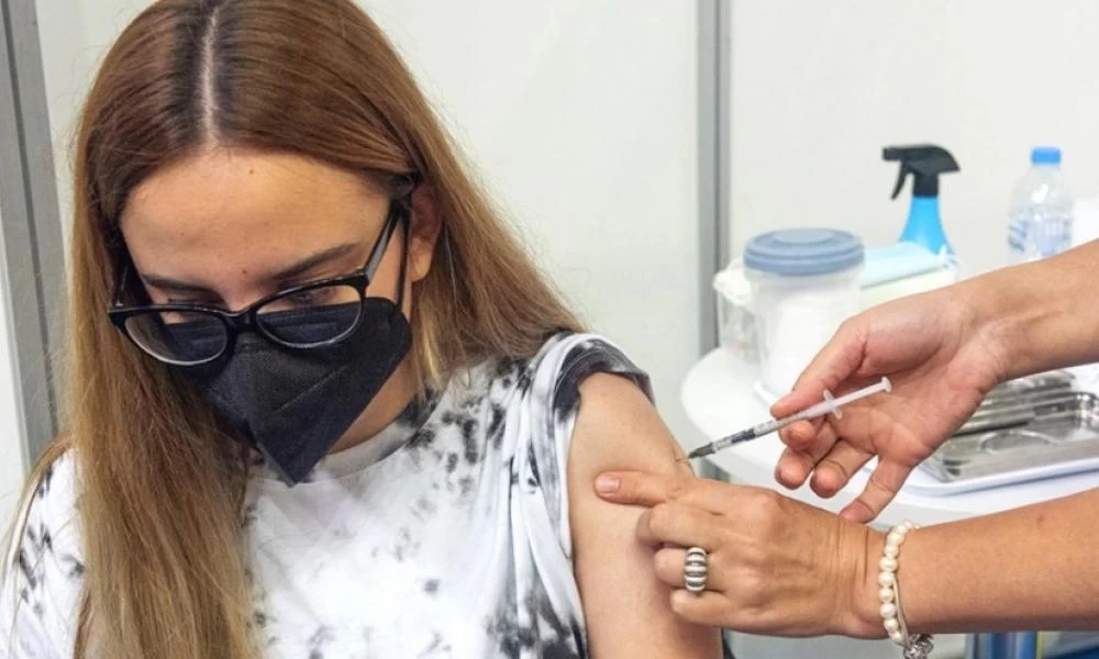 Κορονοϊός: Έρχεται νέας γενιάς εμβόλιο που προσφέρει ανοσία για 11 μήνες με μία δόση